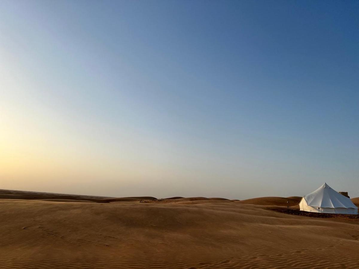 Luxe tent Starwatching Private Camp Ḩawīyah