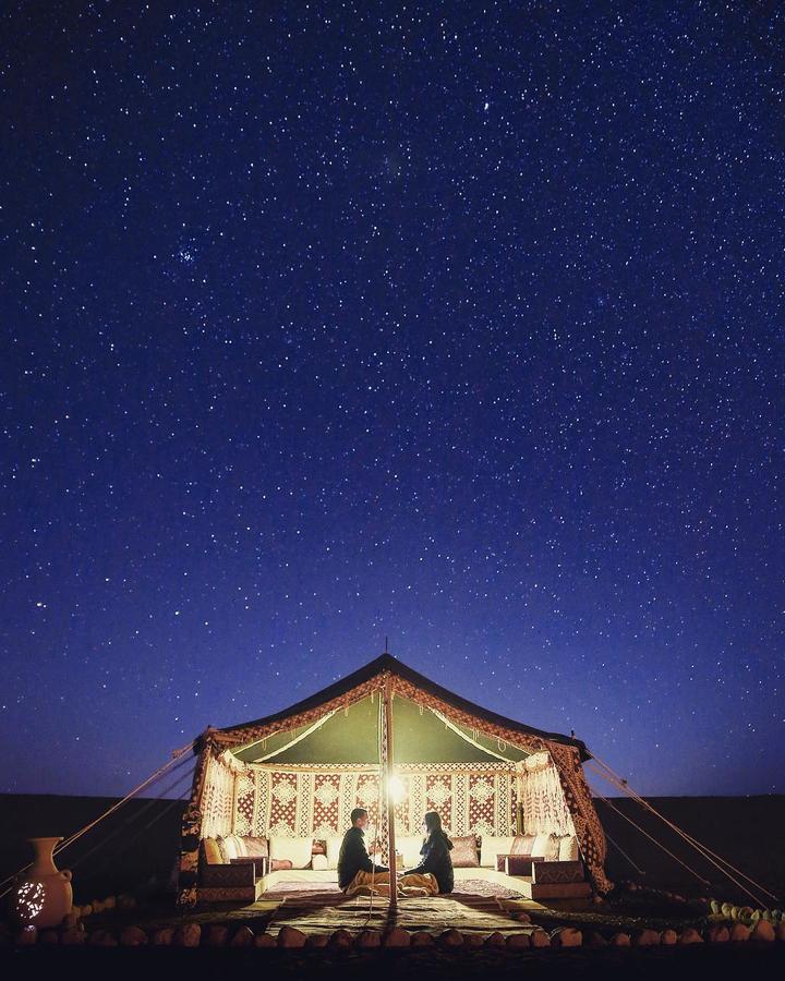 Luxe tent Starwatching Private Camp Ḩawīyah