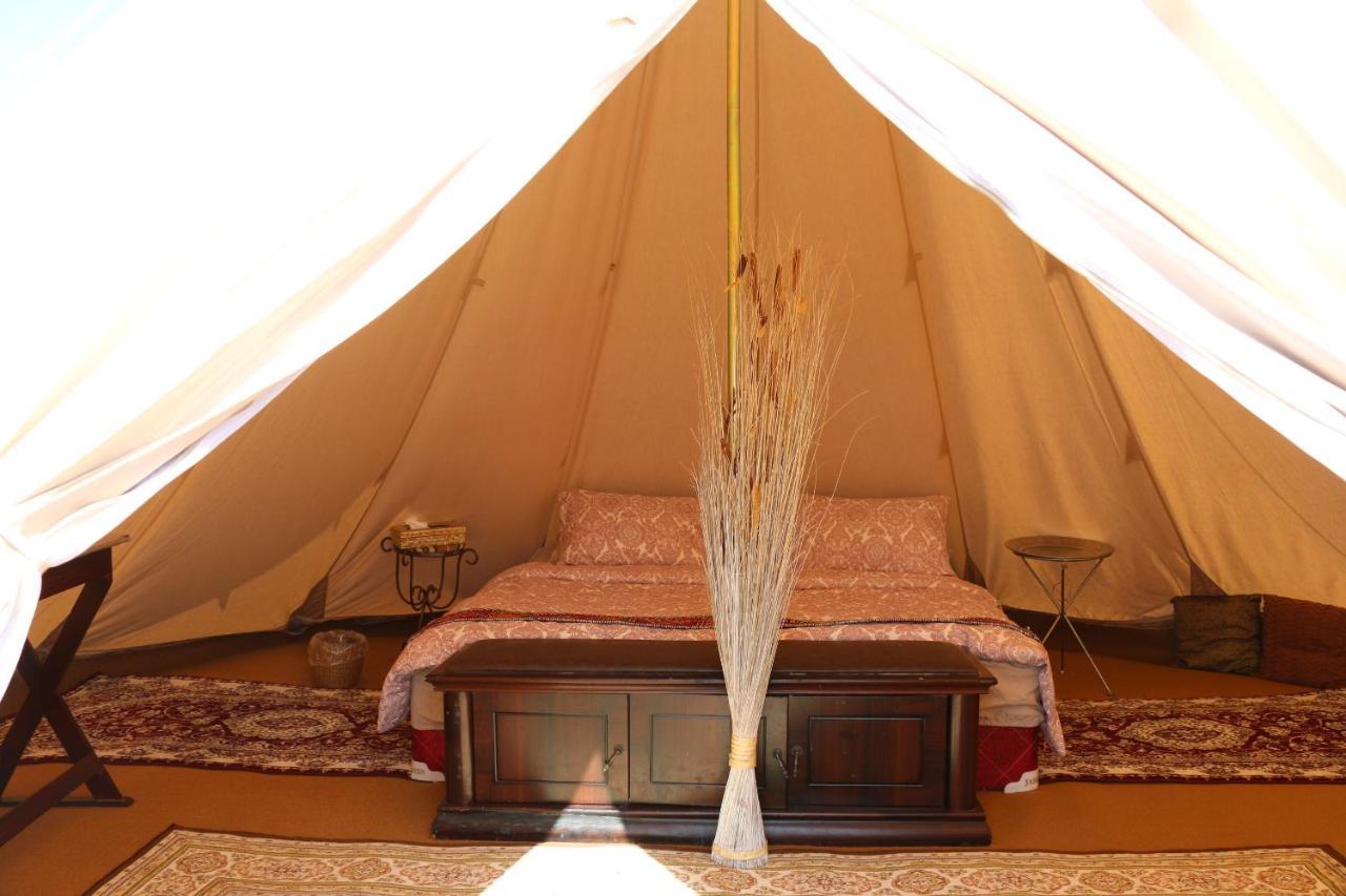 Luxe tent Starwatching Private Camp Ḩawīyah